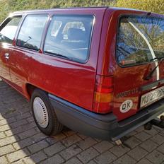 Opel Kadett E Caravan 1.3S LS