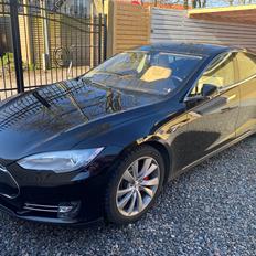 Tesla S P85+