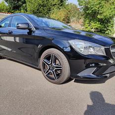 Mercedes Benz CLA 180 Coupe W117  (SOLGT)