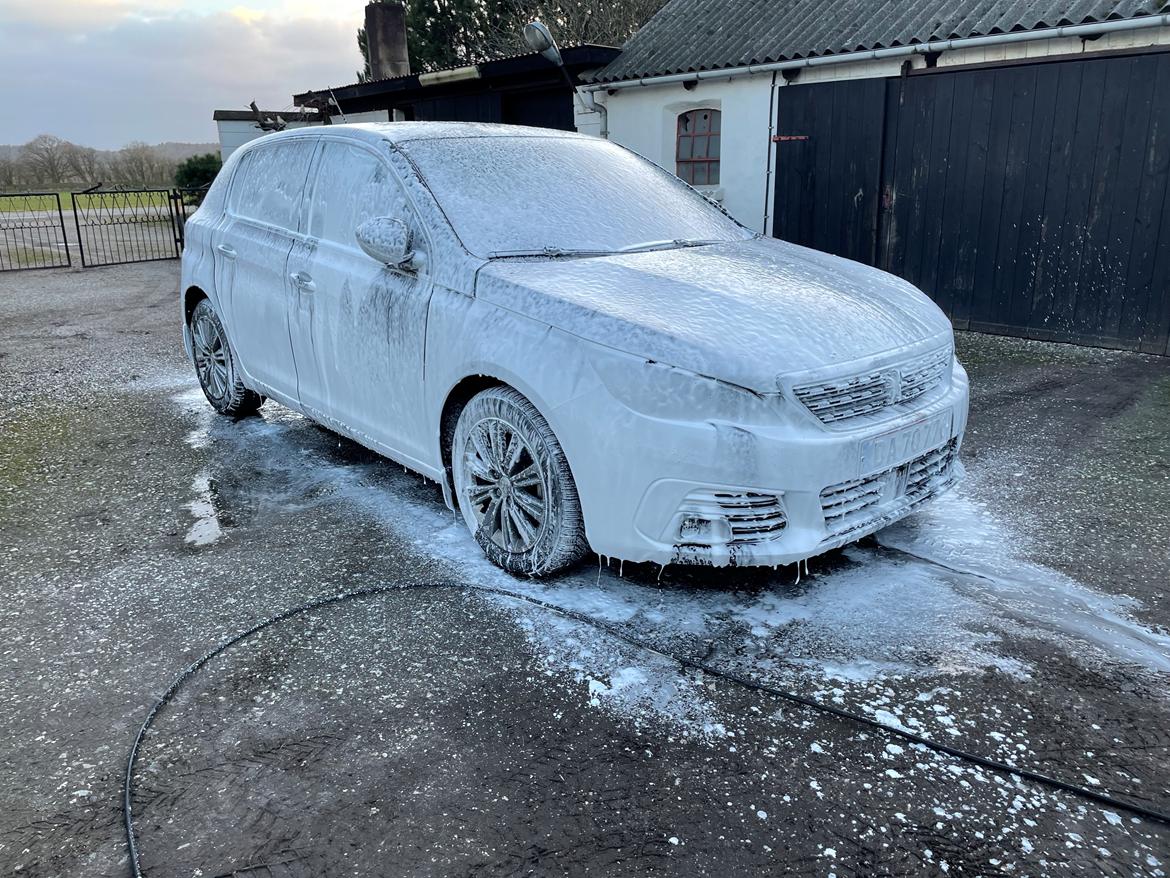 Peugeot 308 Allure Grand - Behov for en vask billede 10