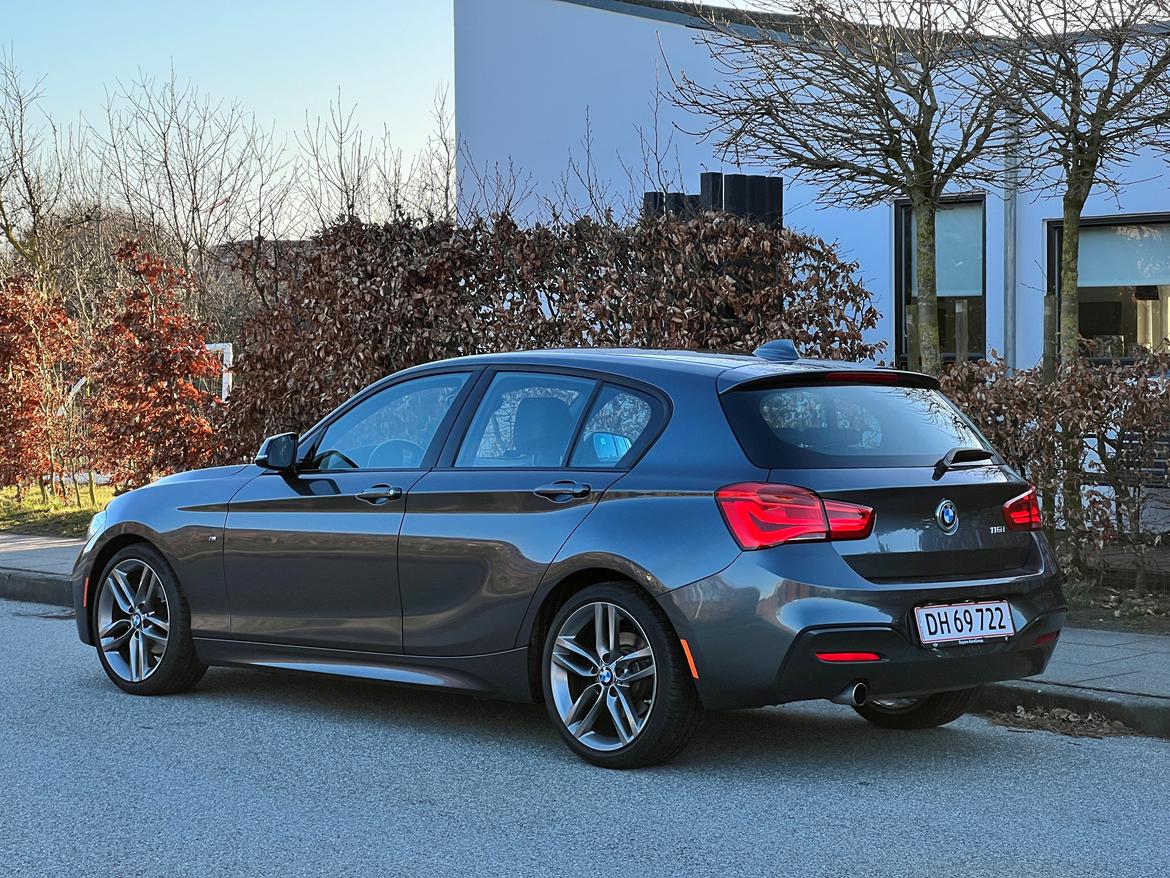 BMW 118i Auto billede 2