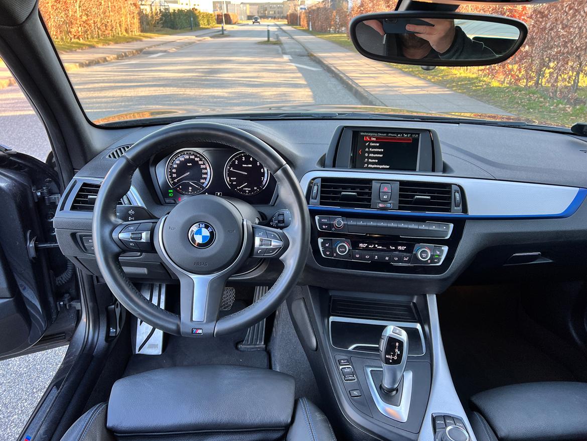 BMW 118i Auto billede 9