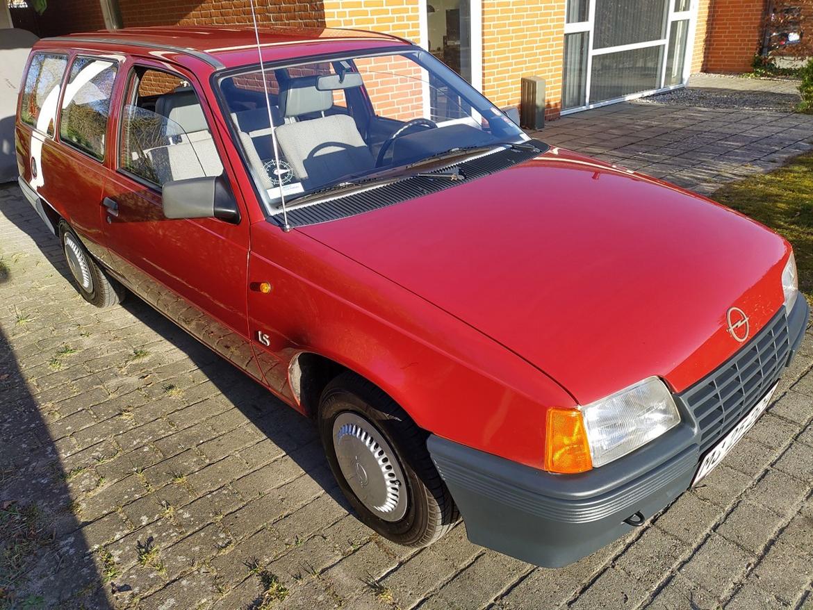 Opel Kadett E Caravan 1.3S LS billede 2