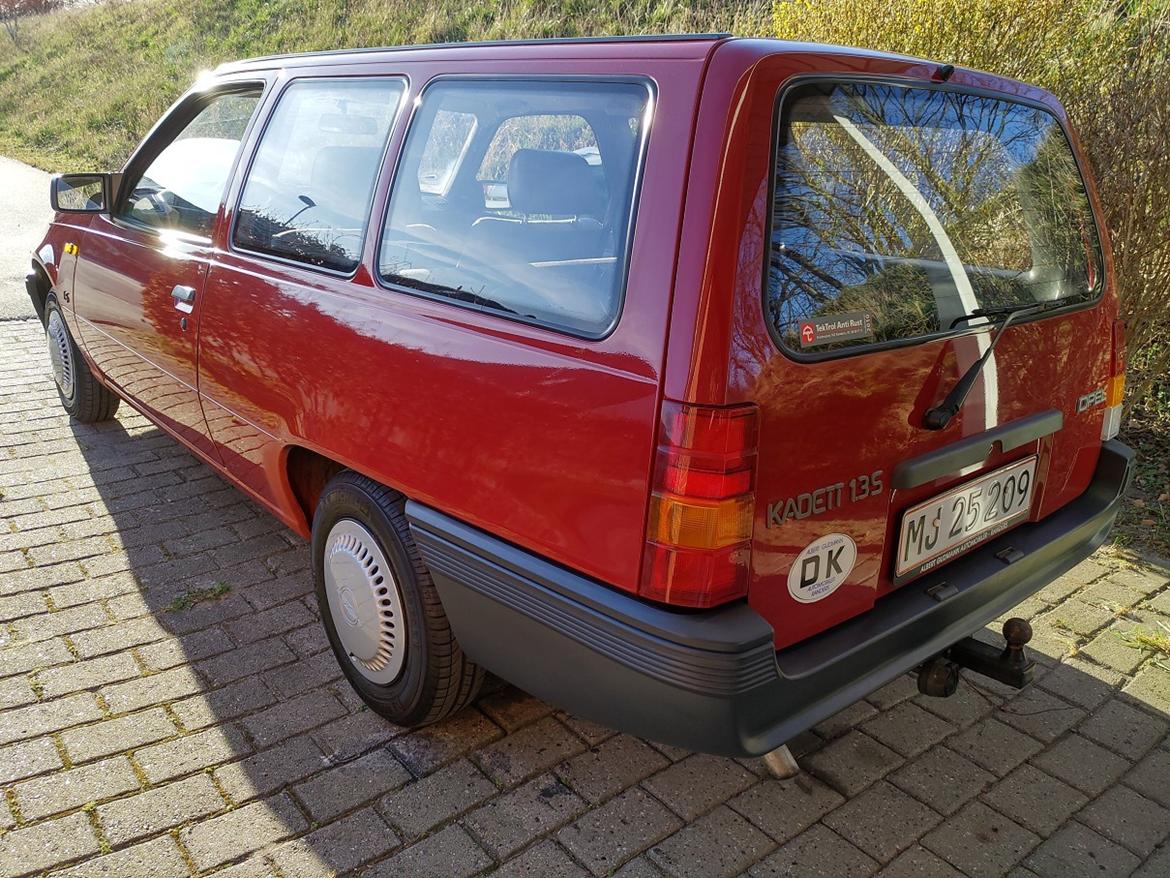 Opel Kadett E Caravan 1.3S LS billede 3