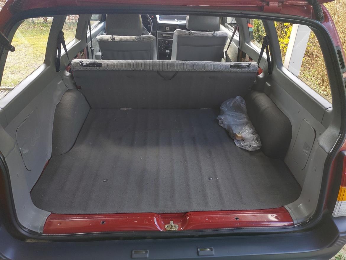 Opel Kadett E Caravan 1.3S LS billede 10