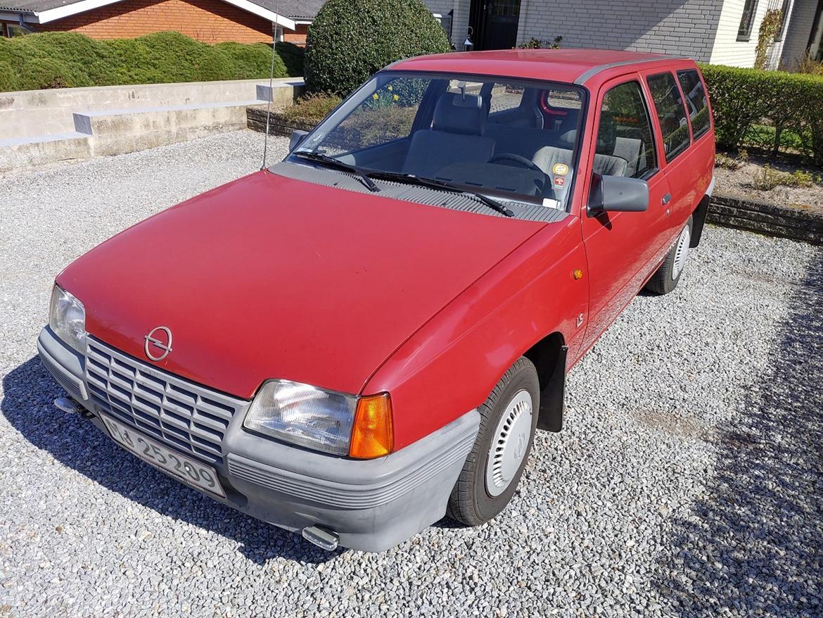 Opel Kadett E Caravan 1.3S LS billede 12