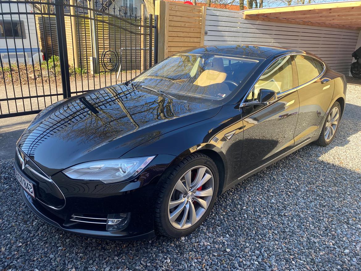 Tesla S P85+ billede 1
