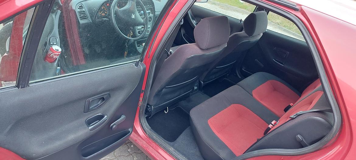 Peugeot 306 Champion Edition ¨Der Französische Löwe¨ - Interiøret bagved billede 7