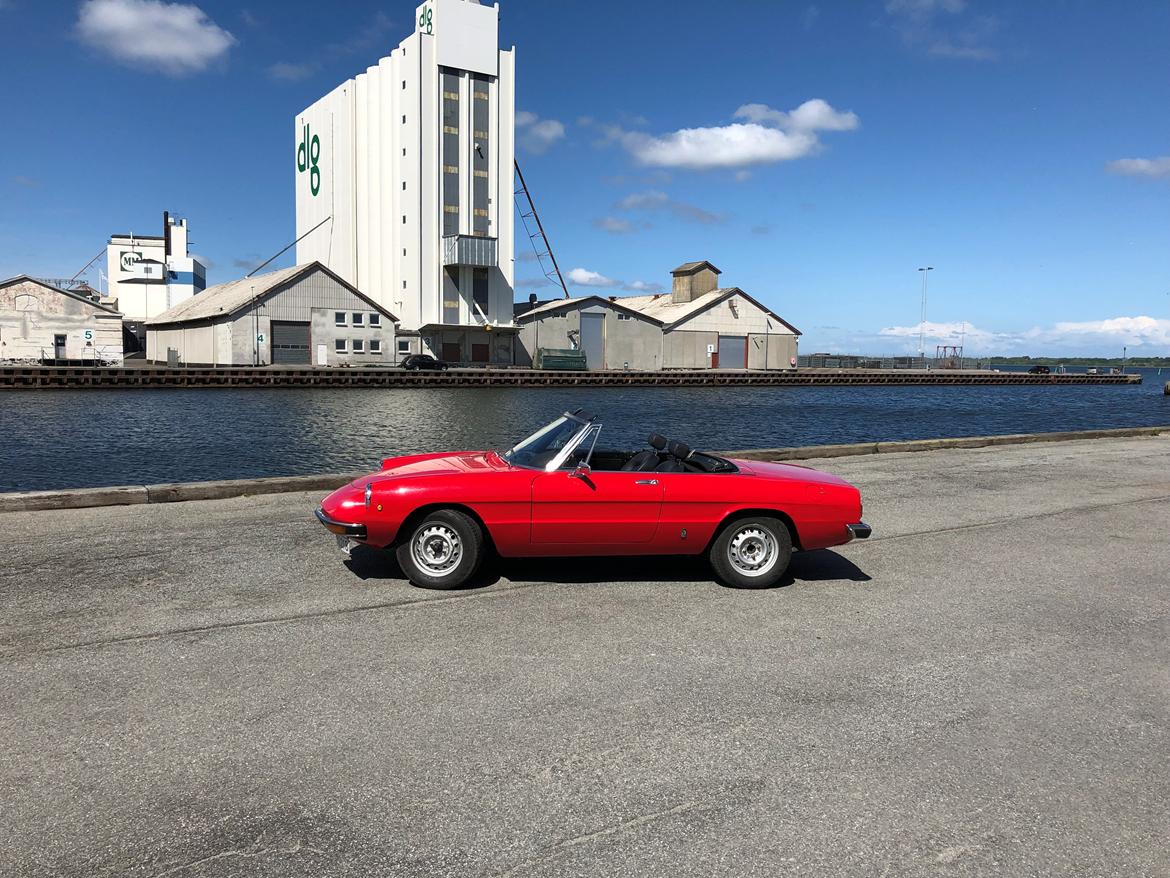 Alfa Romeo Spider 1750 Veloce  (“Coda tronca”) billede 1