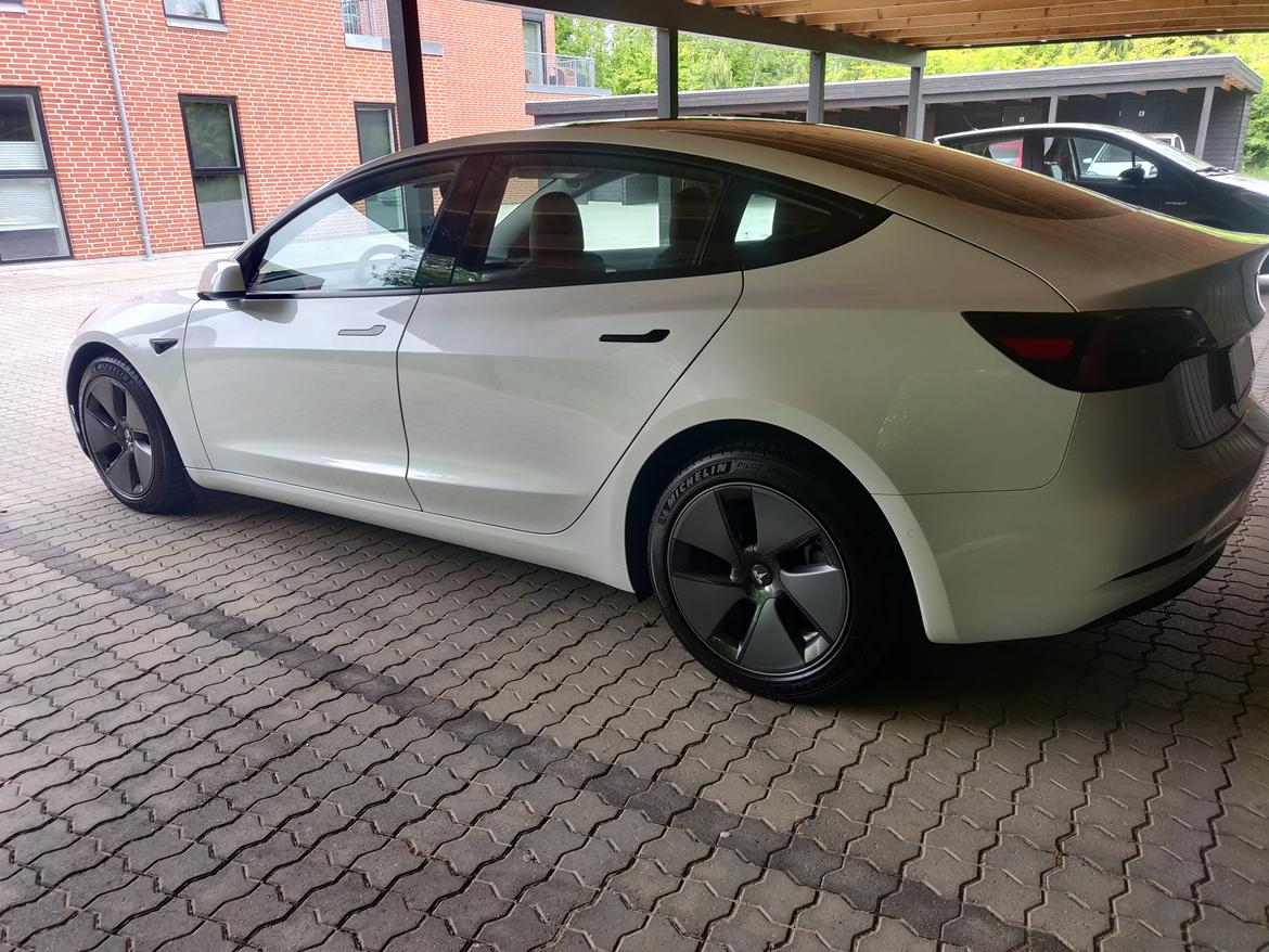 Tesla Model 3 Standard Range Plus billede 2