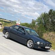 BMW 750i v12