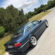 BMW 750i v12