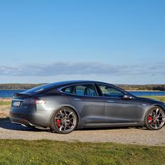 Tesla Model S P85+ Performance 