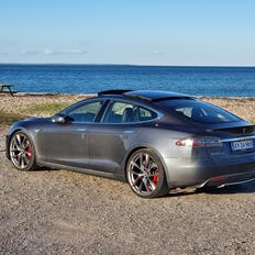 Tesla Model S P85+ Performance 