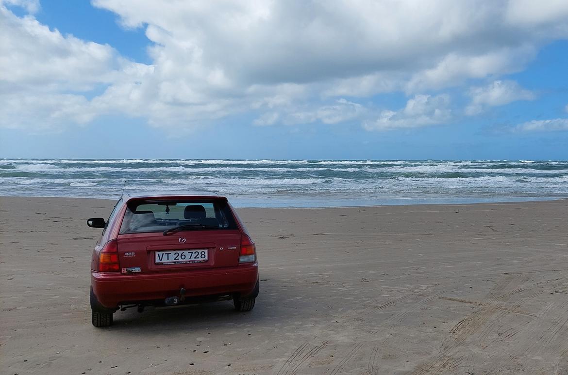 Mazda 323P Sport 1.5 16v Coupehatch - Blokhus Strand. billede 14