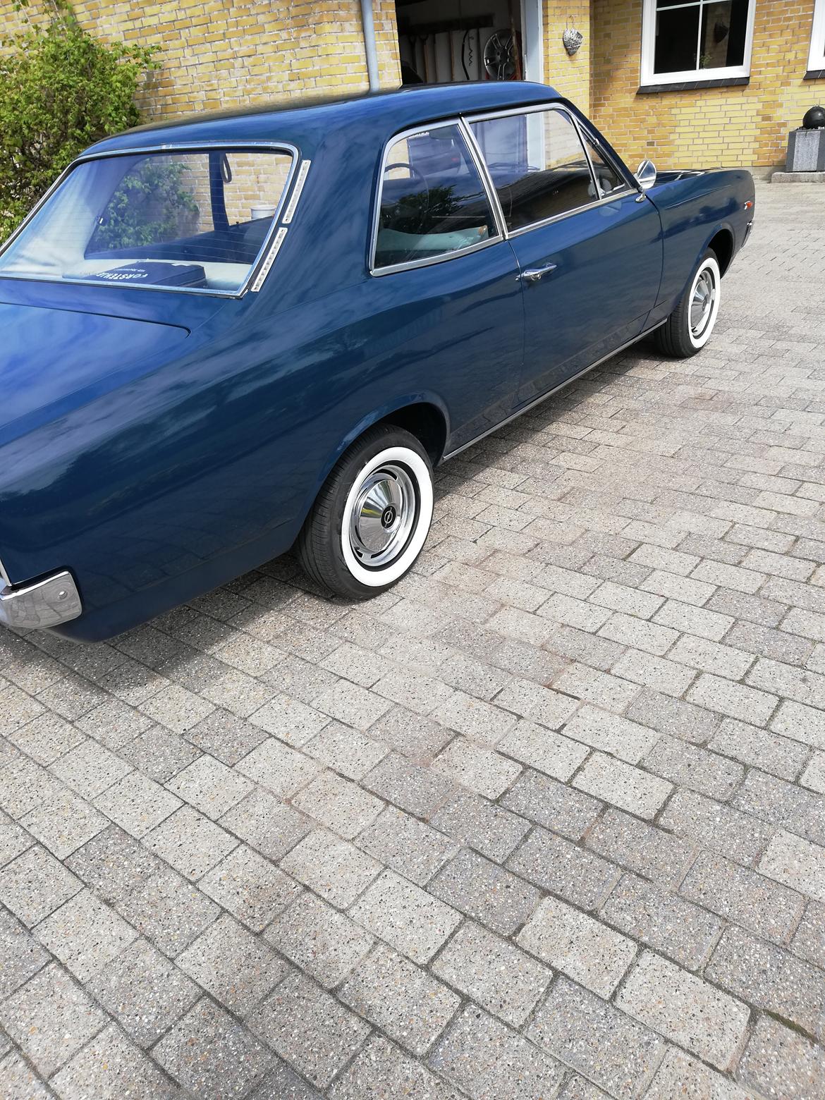 Opel rekord billede 2