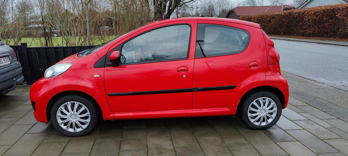 Peugeot 107 (SOLGT) billede 1