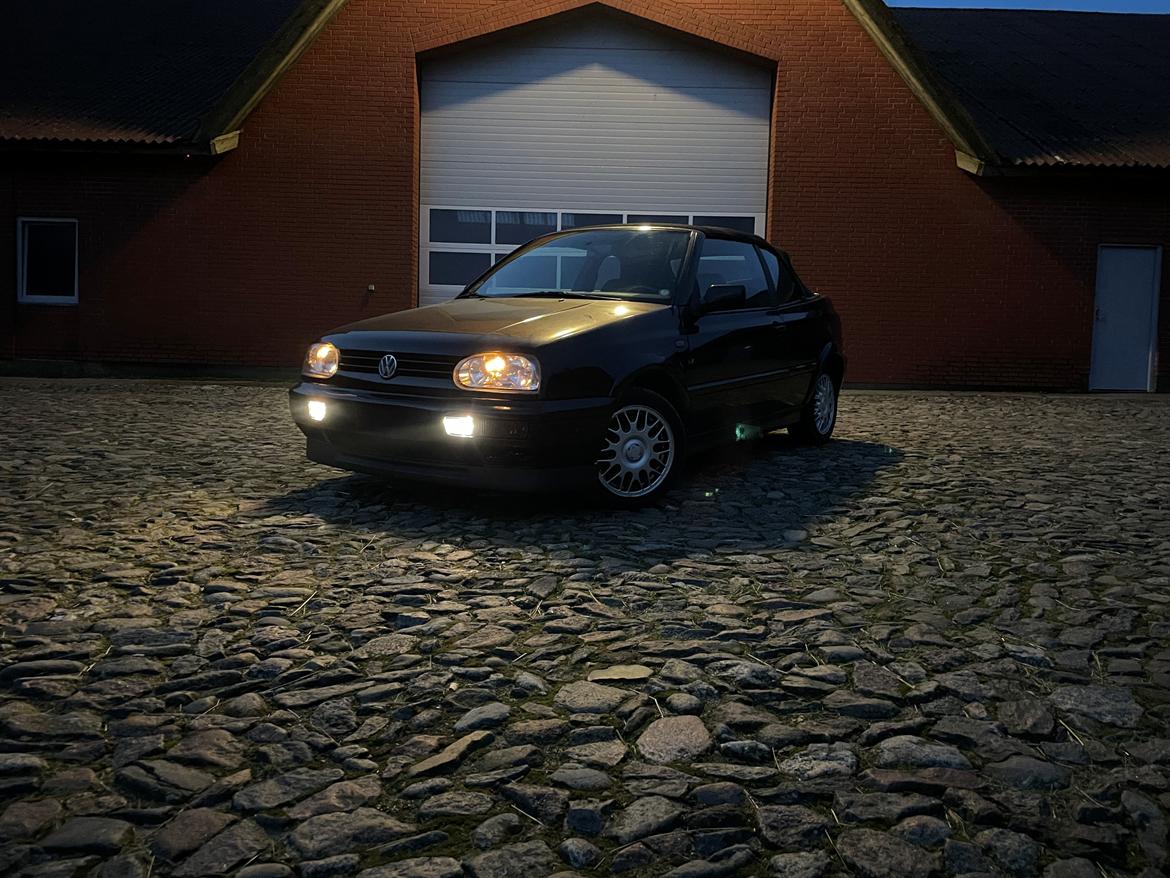 VW Golf 3 Cabriolet - efter jeg fik sat VR6 underlæbe og mørke blink på billede 1