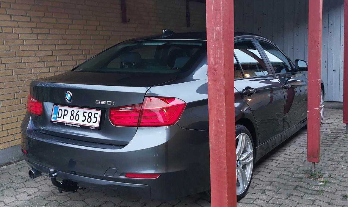 BMW 320i F30 "SOLGT" billede 3