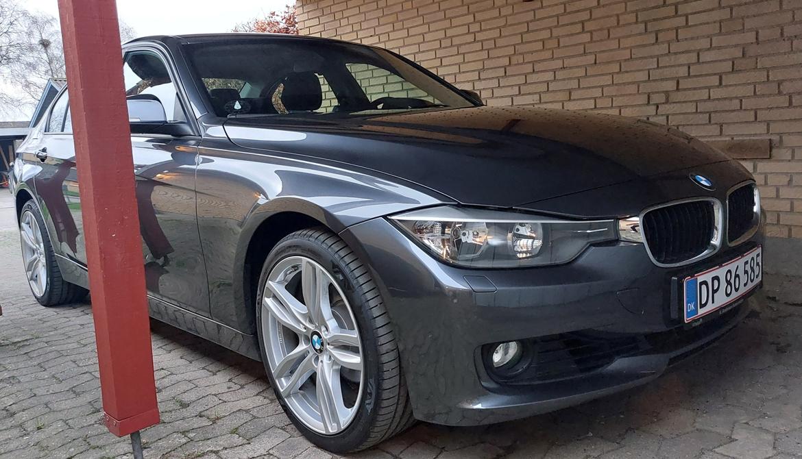 BMW 320i F30 "SOLGT" billede 2