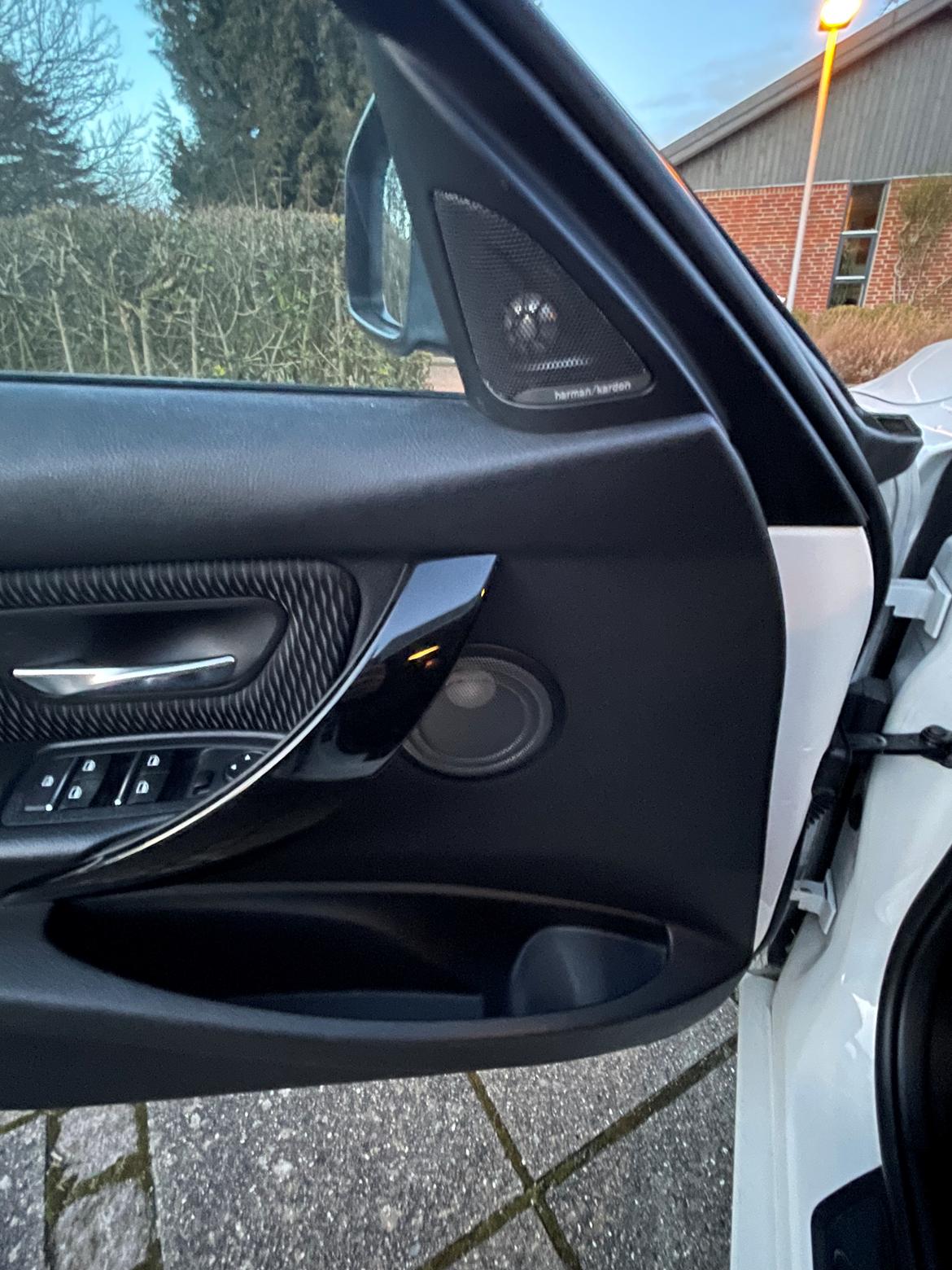 BMW 320D LCI (Solgt) billede 9