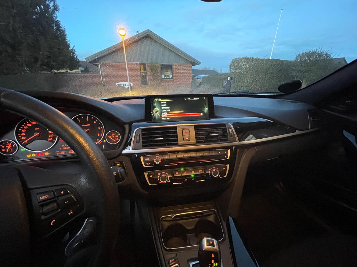 BMW 320D LCI (Solgt) billede 10