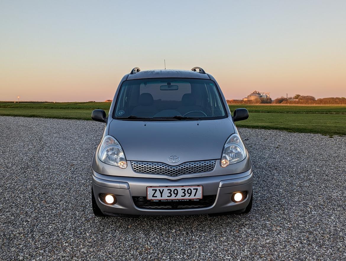 Toyota Yaris verso 1,5vvti sol billede 3