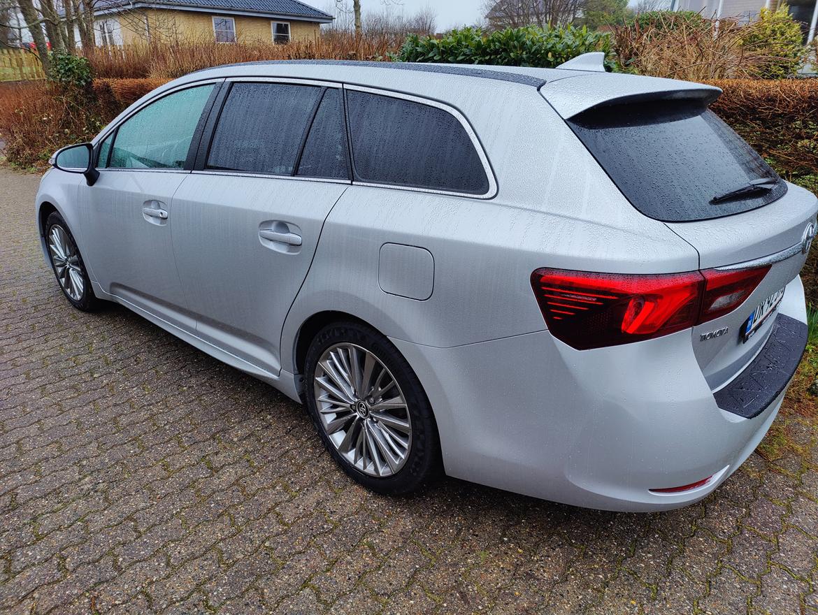 Toyota Avensis 1,8 VVT-i T2 Premium Touring Sports 5d billede 4
