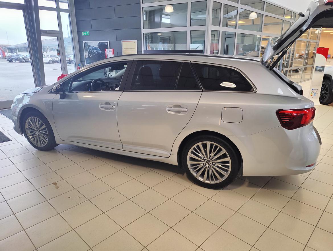Toyota Avensis 1,8 VVT-i T2 Premium Touring Sports 5d billede 7