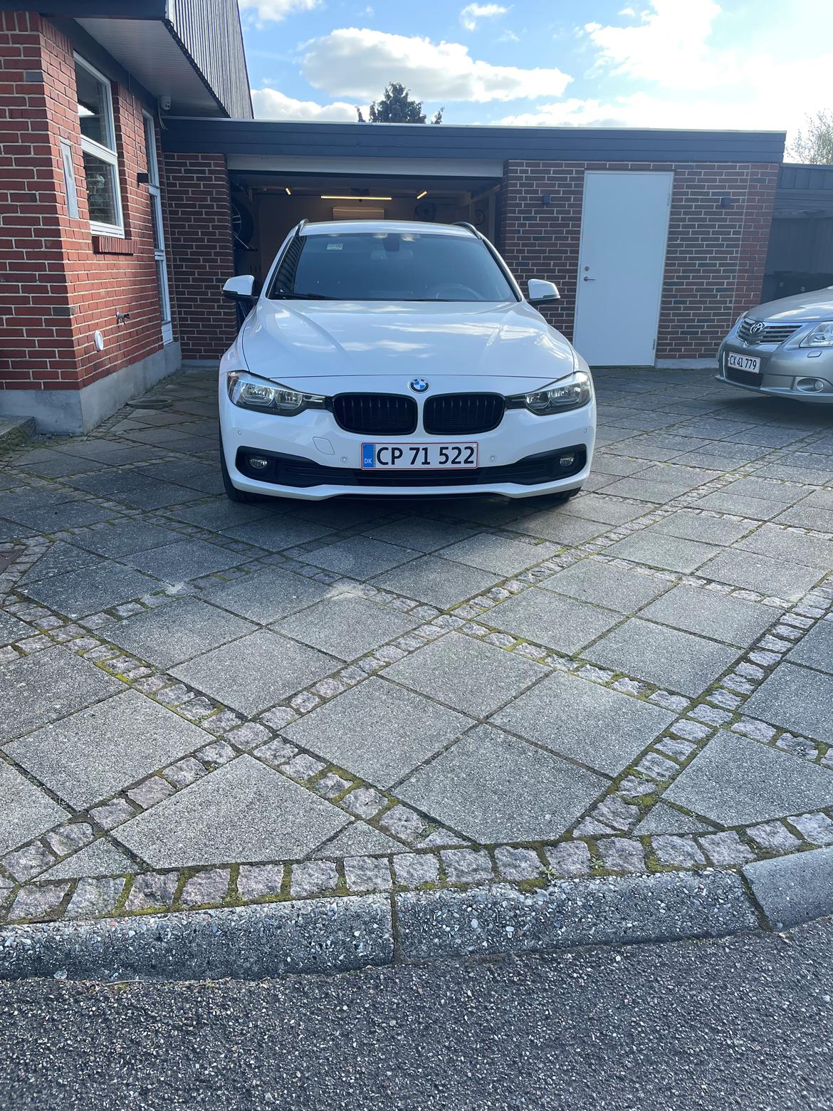 BMW 320D LCI (Solgt) billede 19