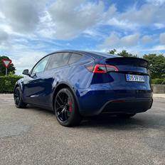 Tesla Model Y Long Range