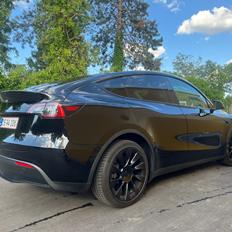 Tesla Model Y Long Range