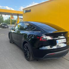 Tesla Model Y Long Range
