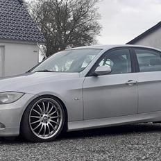 BMW E90 318i