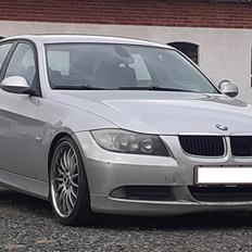 BMW E90 318i