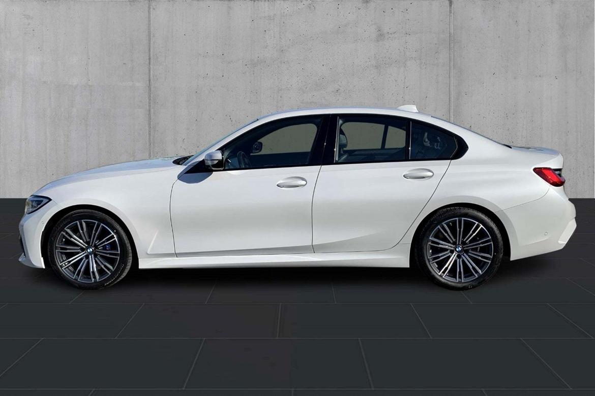 BMW 330i M-Sport billede 5