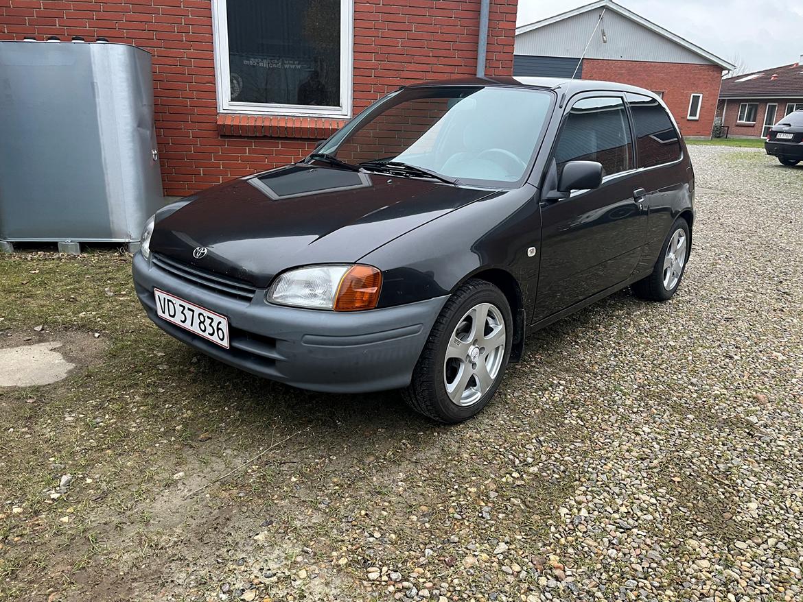Toyota Starlet 1.3 16v billede 1
