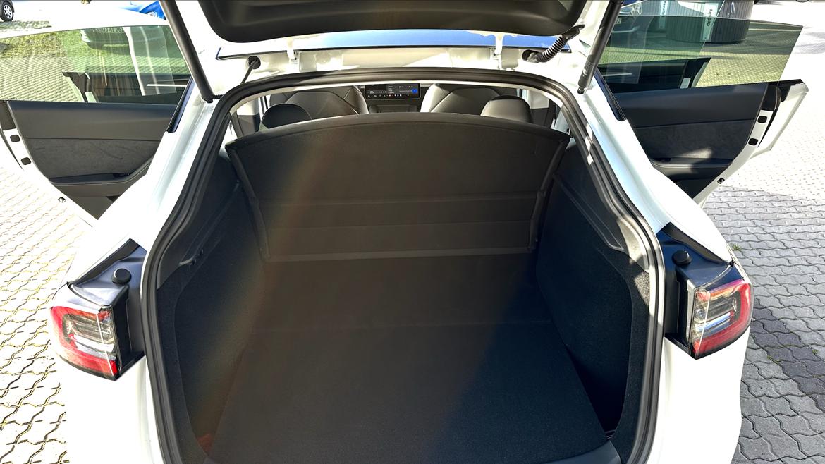 Tesla Model Y Performance billede 18