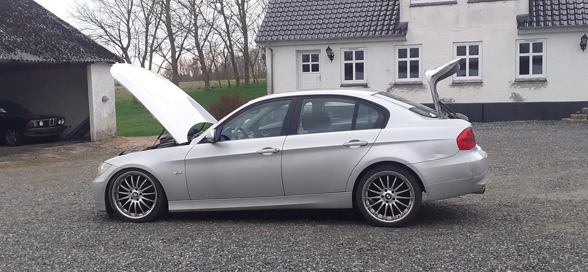 BMW E90 318i billede 21