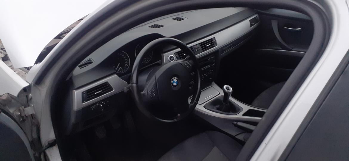 BMW E90 318i billede 26