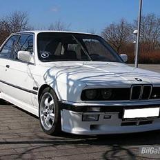 BMW 323i "Solgt"