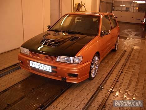 Nissan sunny billede 9