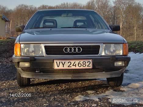 Audi 100 CC Aut. [SOLGT] - Der er altså et eller andet over den front, der fanger mig billede 5