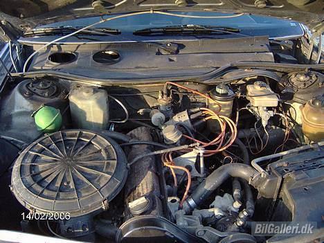 Audi 100 CC Aut. [SOLGT] - Ikke den flotteste motor, men den starter hver eneste gang og den er 23 år  billede 6