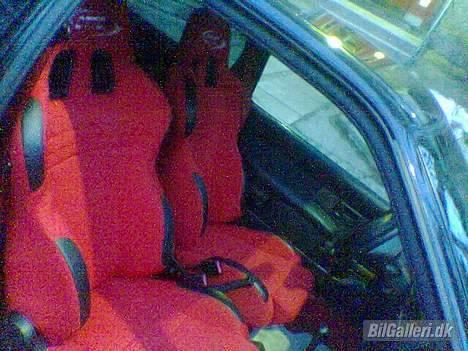 Peugeot 106 XS 1,6 SOLGT - Så kom der sæder i (14feb-06) bedre billede kommer ;D billede 18