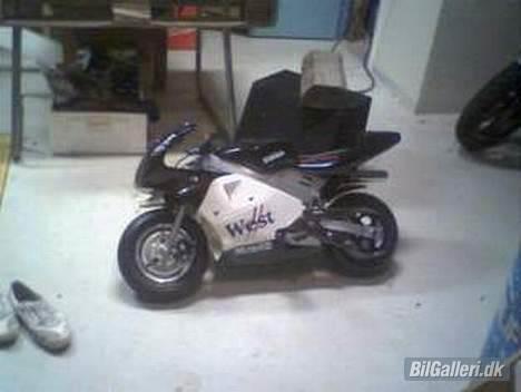 Mazda 323f 1.8 gt (solgt) billede 11