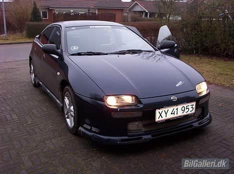 Mazda 323F BA billede 1