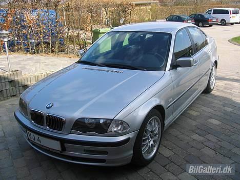 BMW 328i E46 billede 1