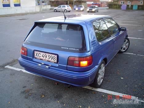 Toyota corolla *TOTALSKADET* billede 3