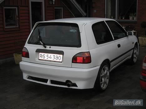 Nissan Sunny  (Solgt) billede 4